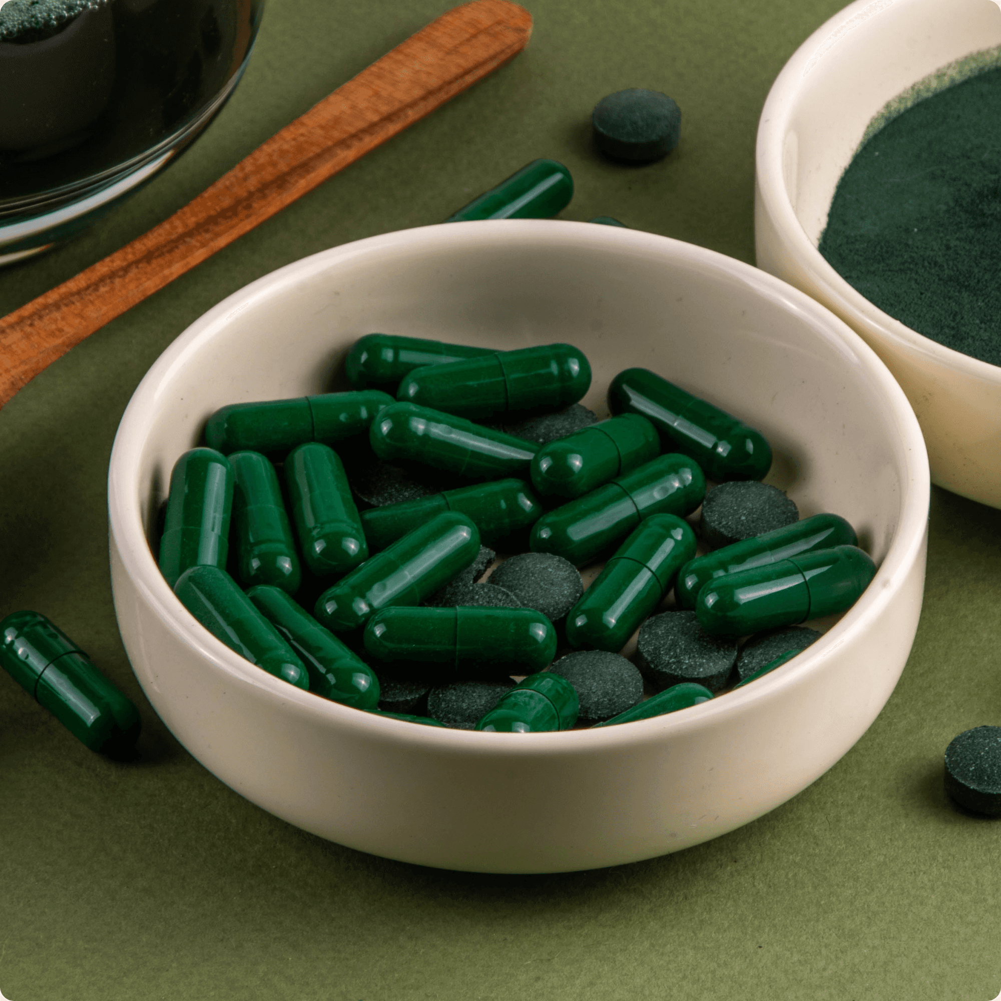 Green Superfood and Antioxidant Capsule Supplement Production